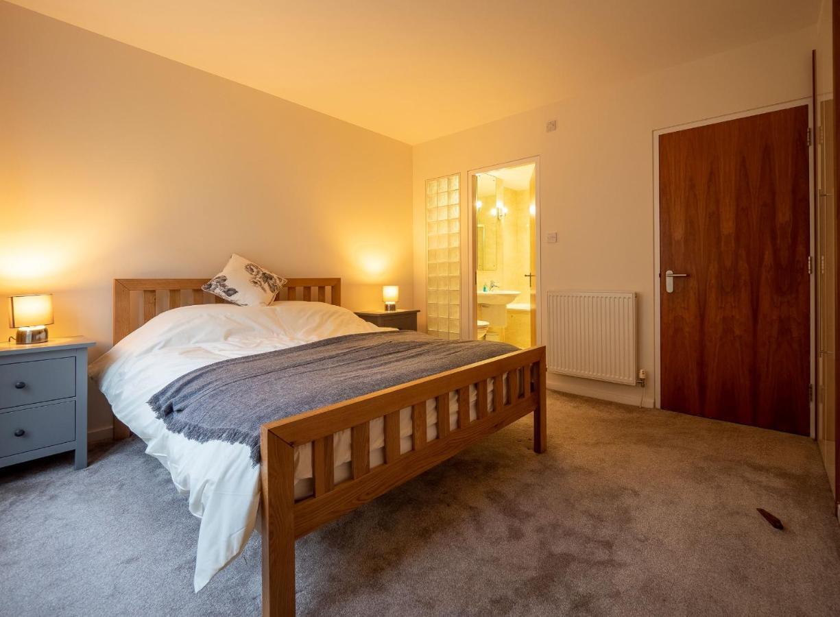 Altido Elegant 2br Apt With Balcony And Parking Edinburgh