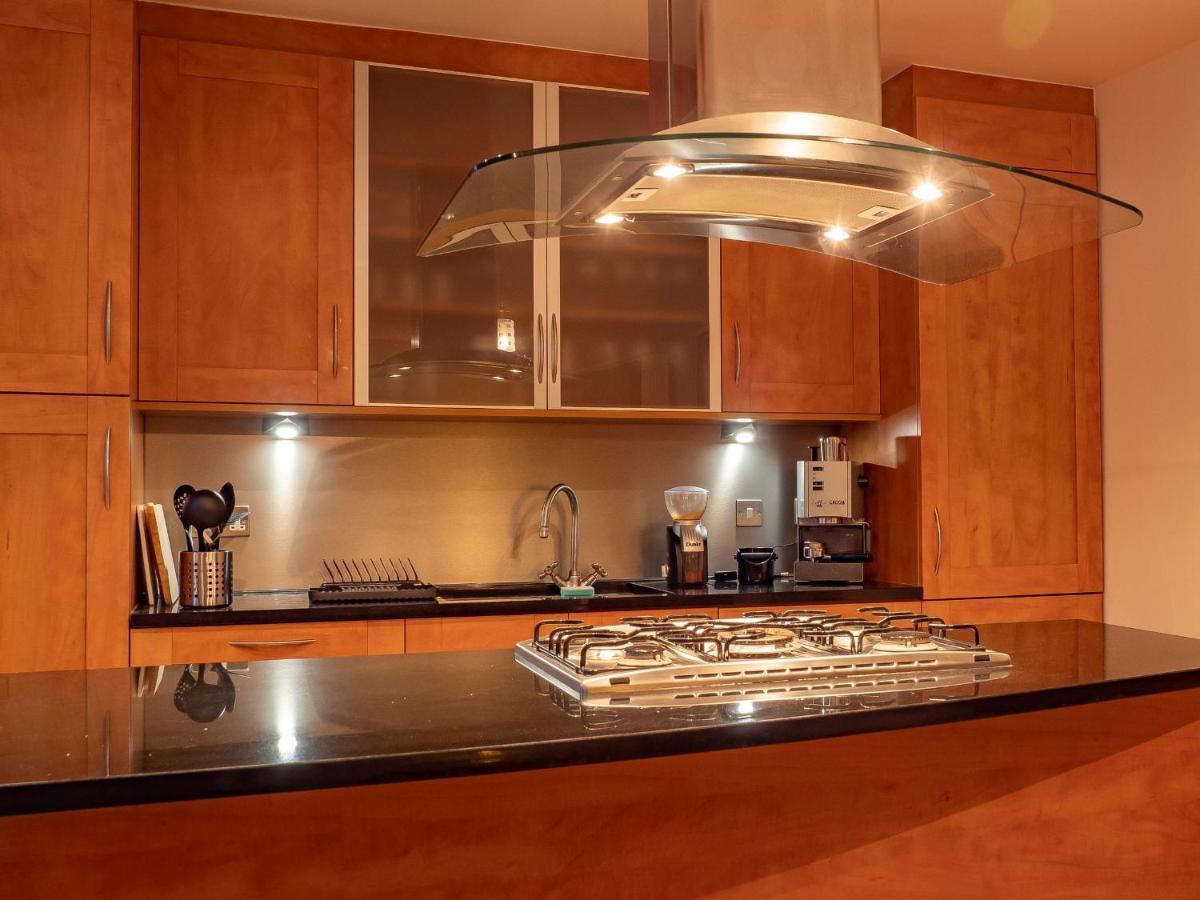 Altido Elegant 2br Apt With Balcony And Parking Edinburgh